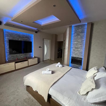 Apartmani Aso-Ler Kukujevci Ngoại thất bức ảnh